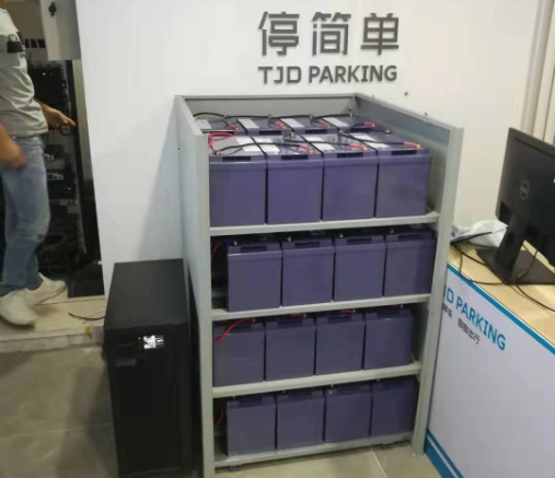 北京停簡單公司機房配備山特UPS電源3C15KS及德國京安特電池12V100AH